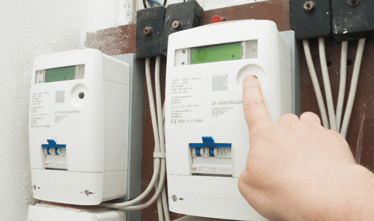 Truffa in Sardegna: stipula un contratto per l’energia elettrica e lo intesta a un commerciante di Guspini