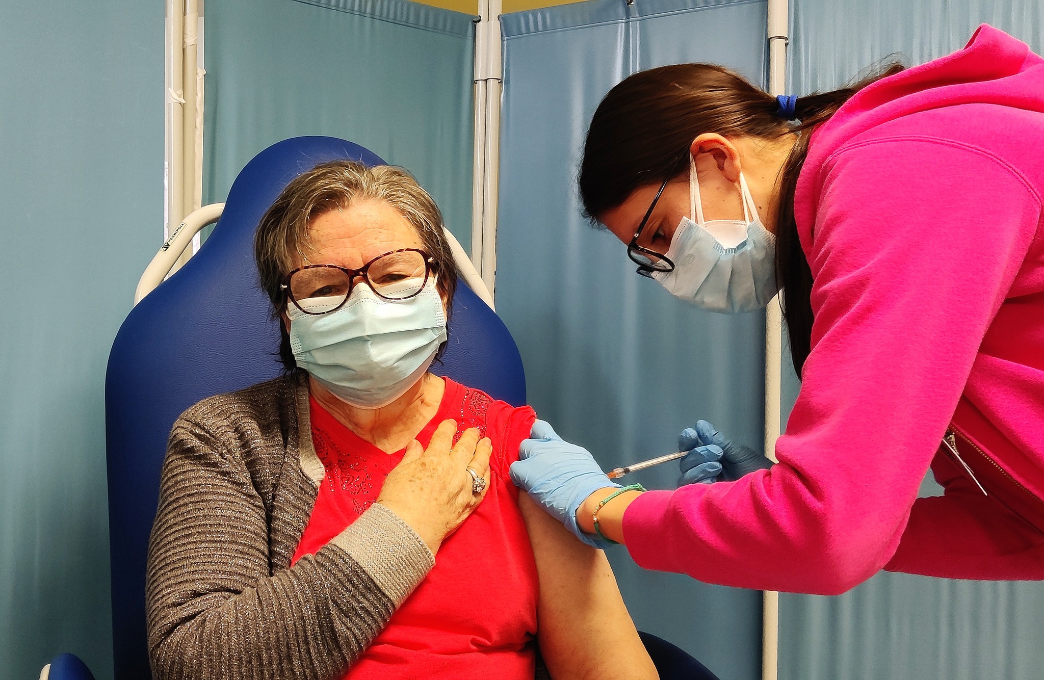 La Sardegna piange altri dieci morti del Covid: calano i contagi e le intensive, salgono i ricoveri
