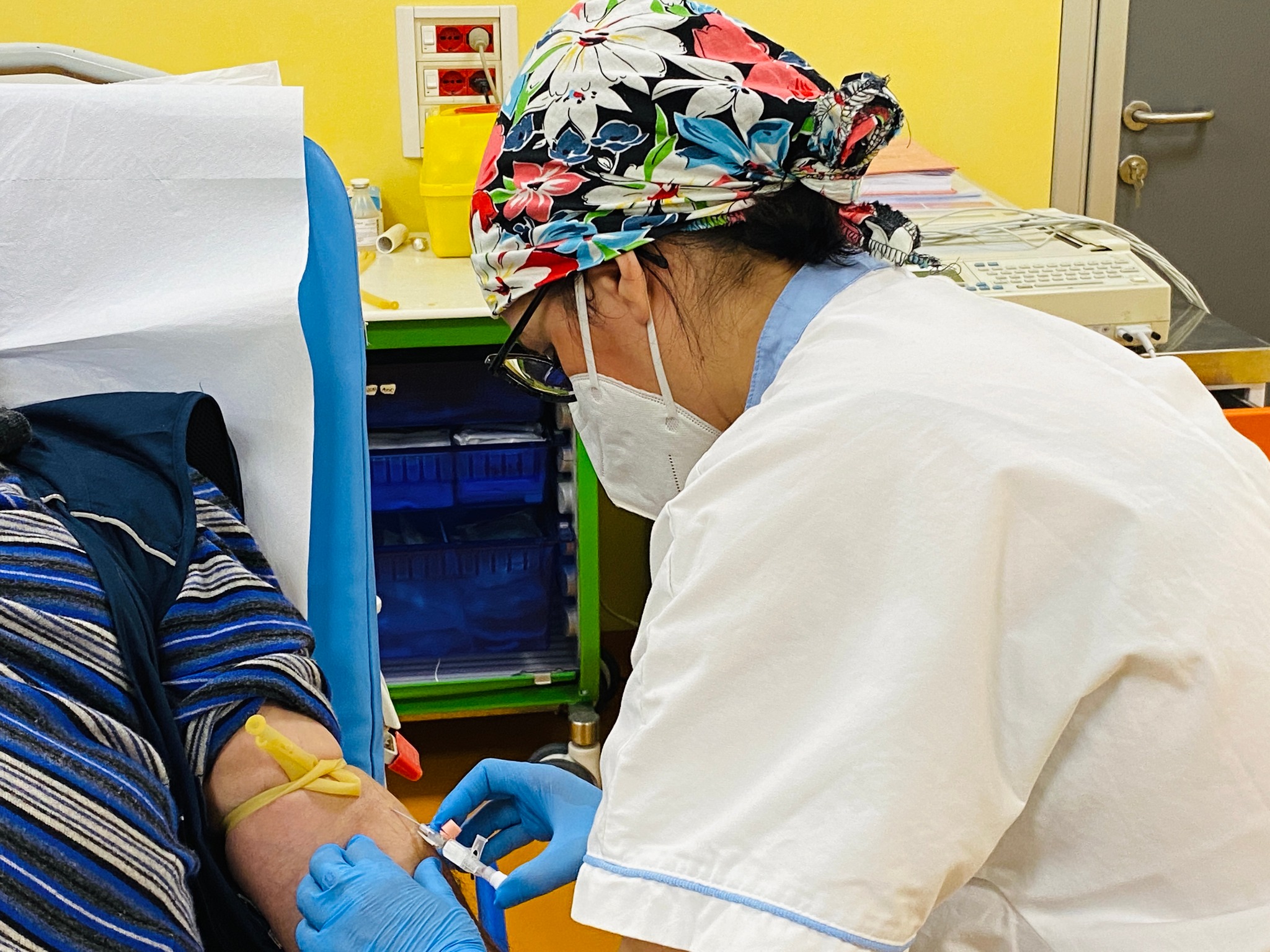 Sardegna, minimo stagionale di contagi del virus ma con pochi tamponi: crescono di nuovo i ricoveri, due morti nell’Isola