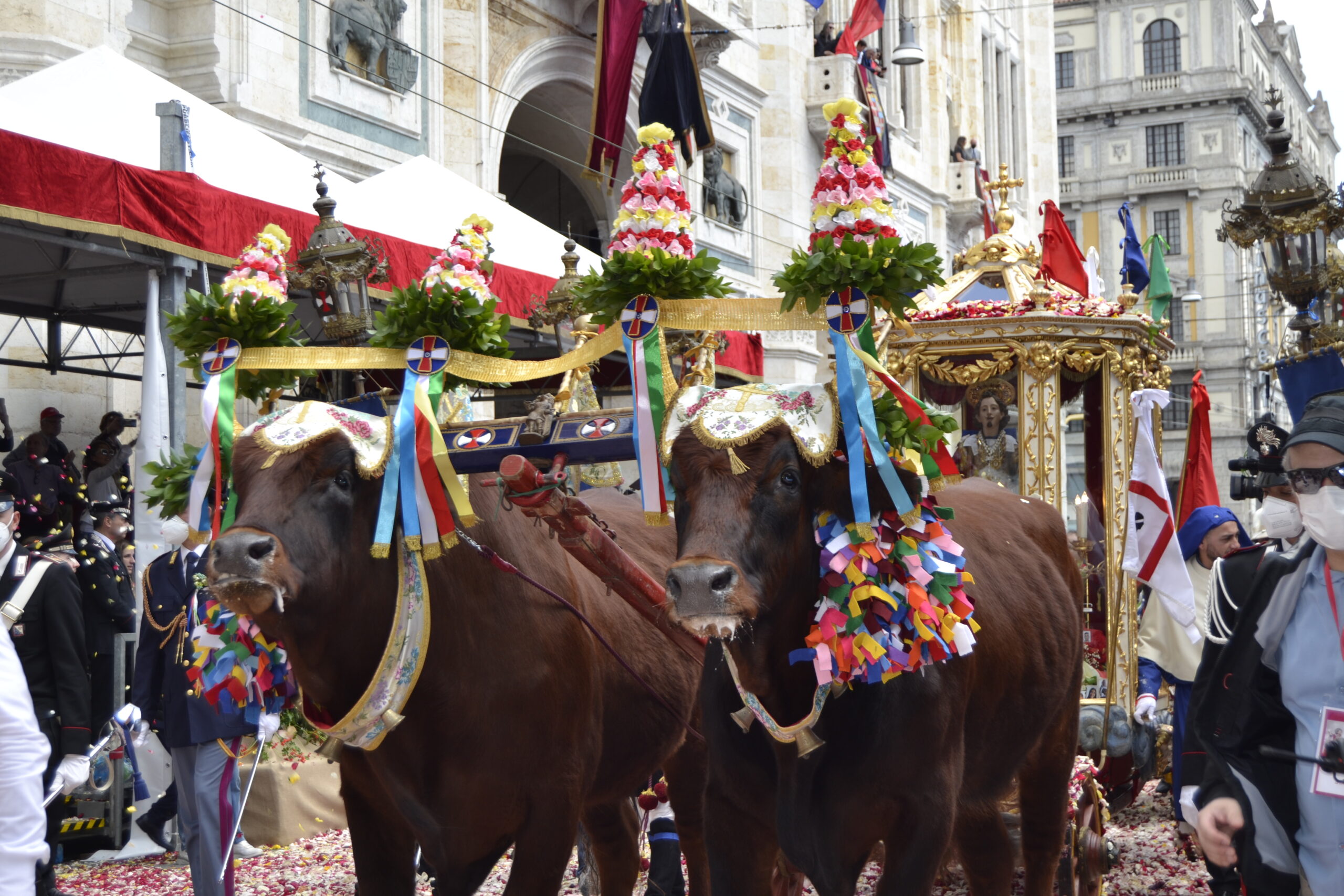 Cagliari, Sant’Efisio in trionfo: la Sardegna riabbraccia senza limiti il martire guerriero