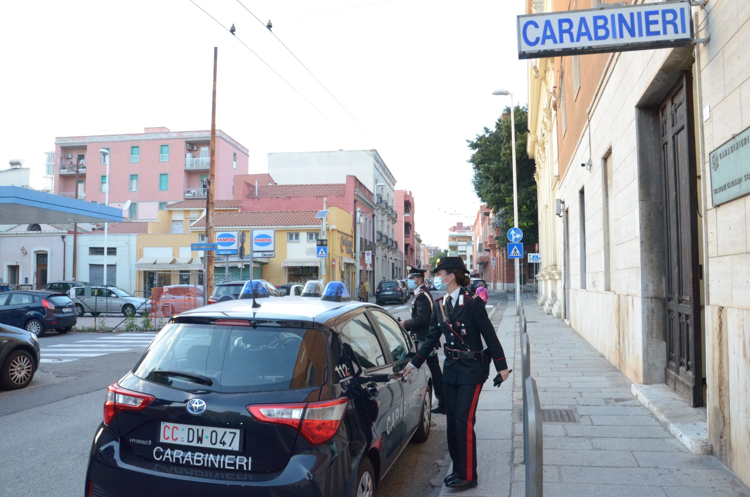 Cagliari, tentano di derubare due studenti in via Is Mirrionis: denunciati due stranieri