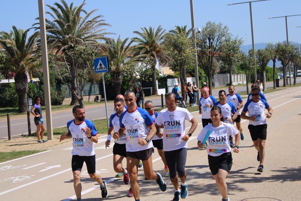 Cagliari, i militari dell’Esercito in corsa per la solidarietà con l’Ail: “Aiutiamo i pazienti ucraini”