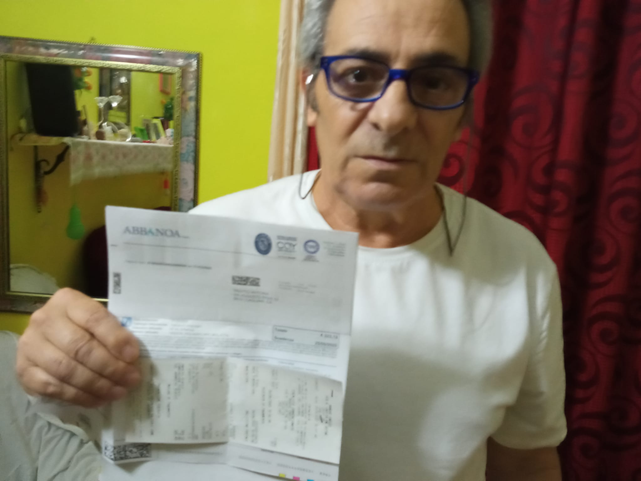 Cagliari, tubo dell’acqua ko da due anni: “Salassato da Abbanoa e il Comune se ne frega”