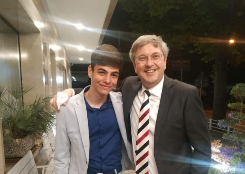 Niccolò di Cagliari, il futuro pilota d’aerei brilla a 17 anni in un concorso nazionale