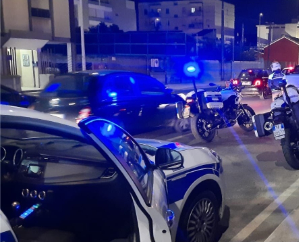 Brucia l’alt e fugge da Cagliari a Monserrato con lo scooter senza assicurazione: 23enne denunciato