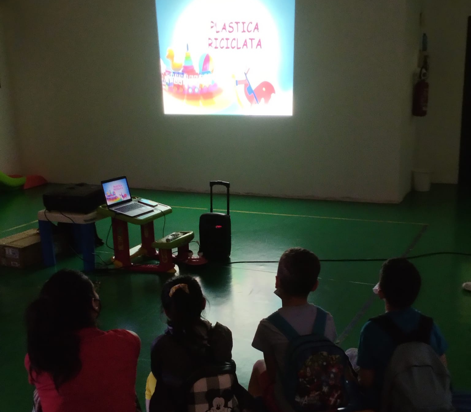 A Uta raccolta differenziata da record, raggiunto l’80%: “Ora insegniamo le buone regole ai bimbi”