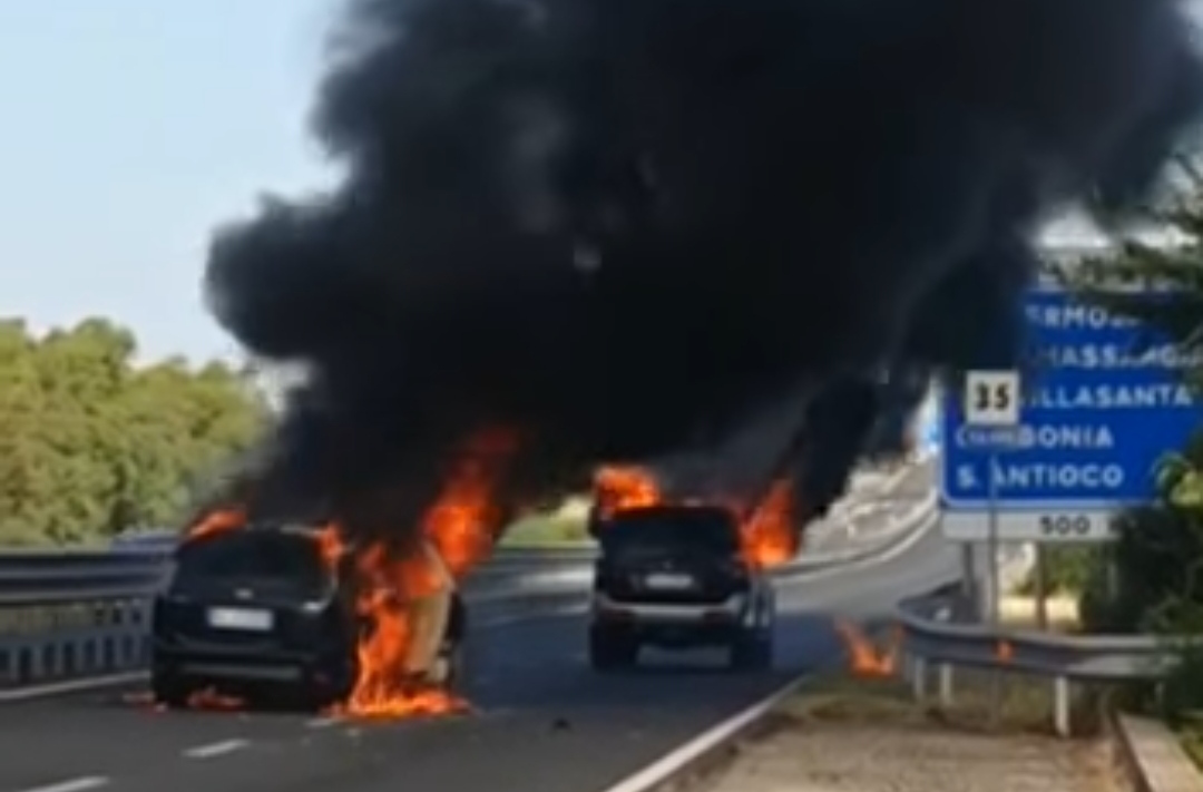 Assalto al portavalori a Siliqua, i banditi sparano 15 colpi: terrore sulla Statale (VIDEO)