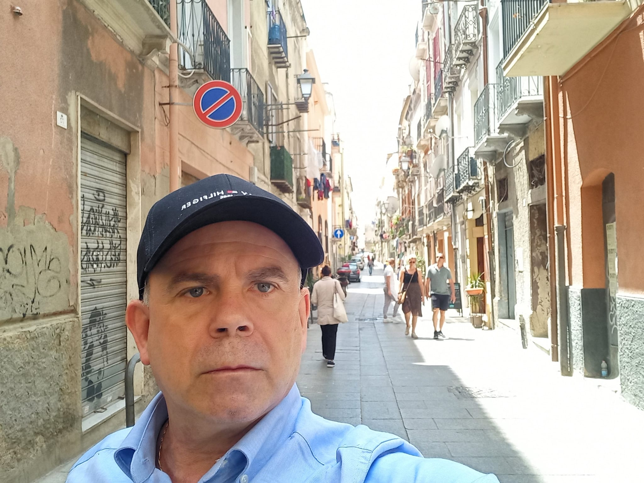 Cagliari, ristoratore escluso dalla movida: “Tavolini vietati, non posso combattere ad armi pari”