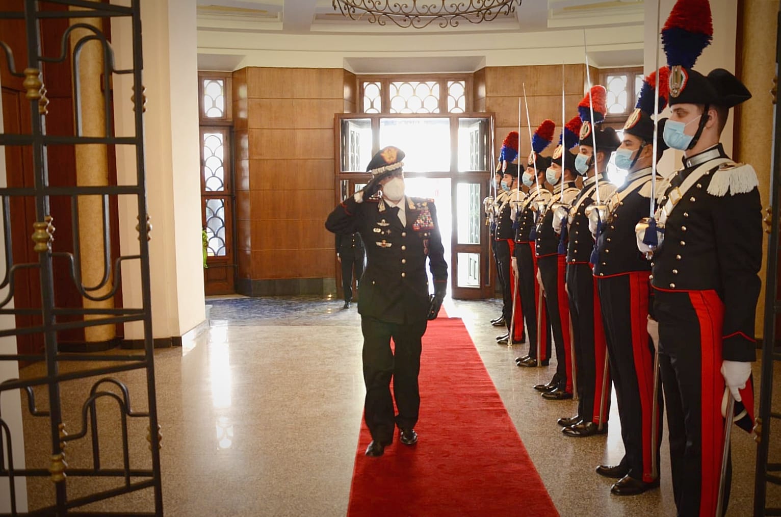 Cagliari, il generale Burgio va in pensione dopo 49 anni: il saluto ufficiale ai carabinieri