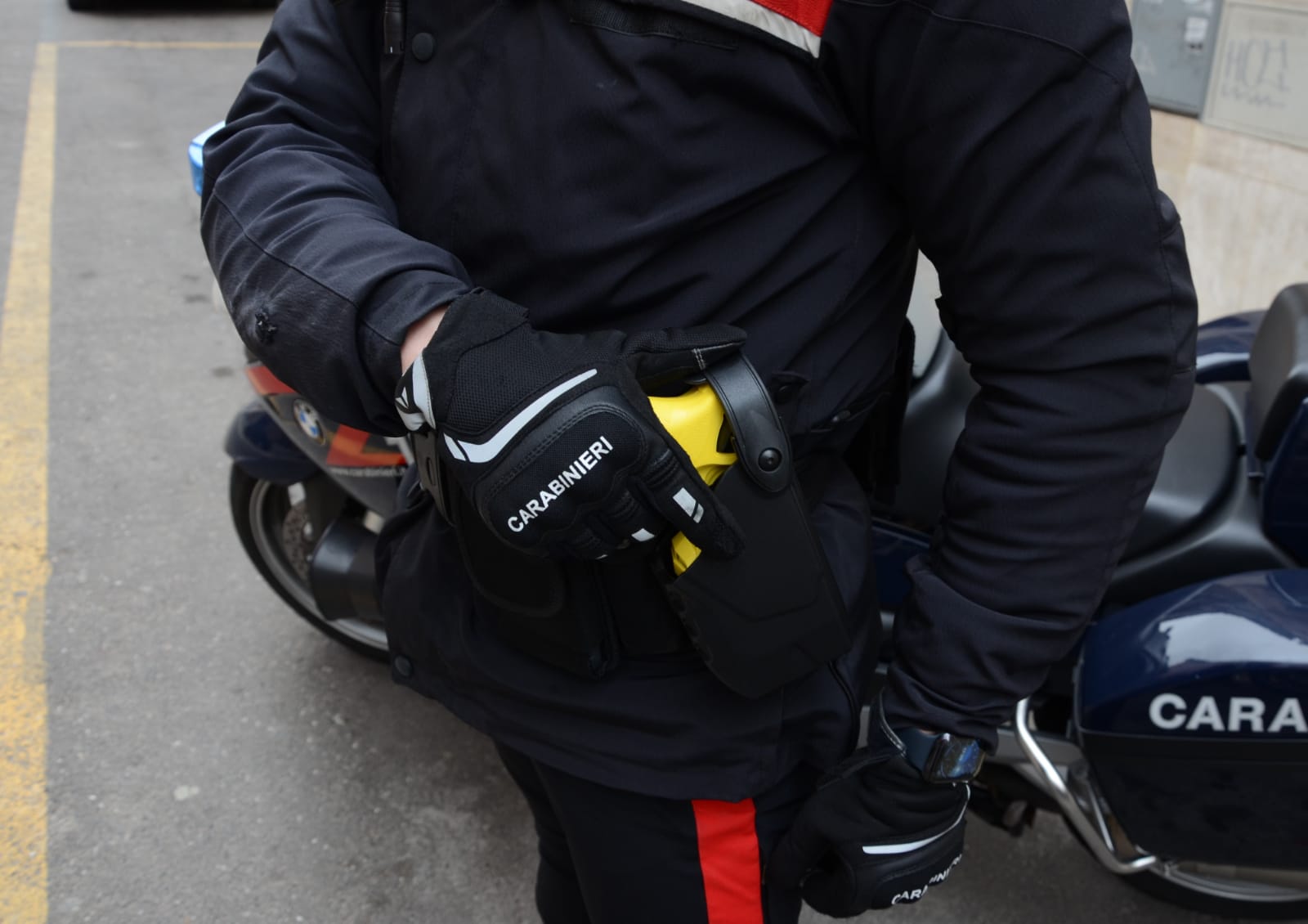 Quartu, svolta sicurezza dopo l’aggressione del nigeriano: da oggi i carabinieri possono utilizzare il taser