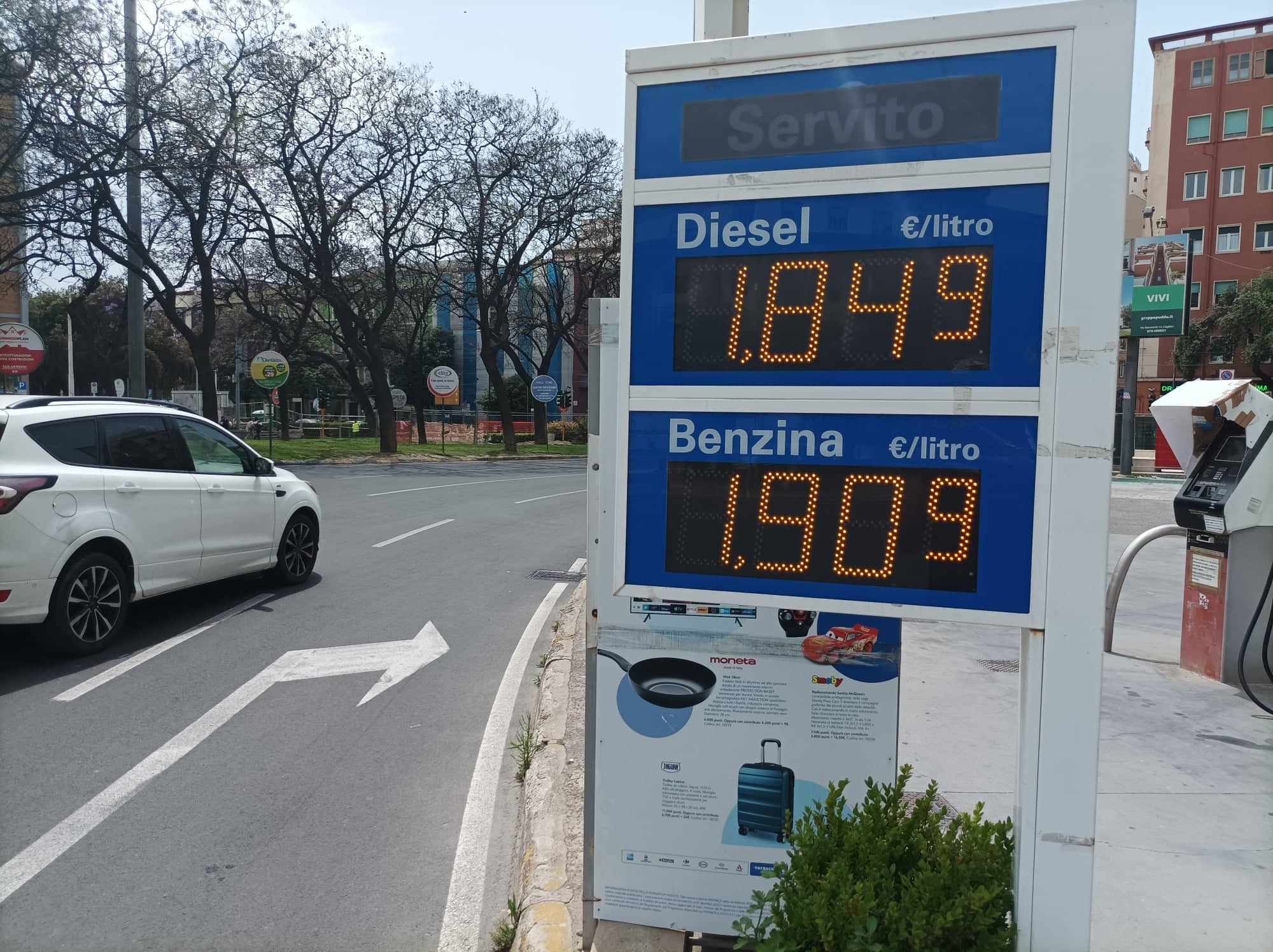Cagliari, la benzina torna a volare a 1,90 e i benzinai si preparano per un maxi sciopero