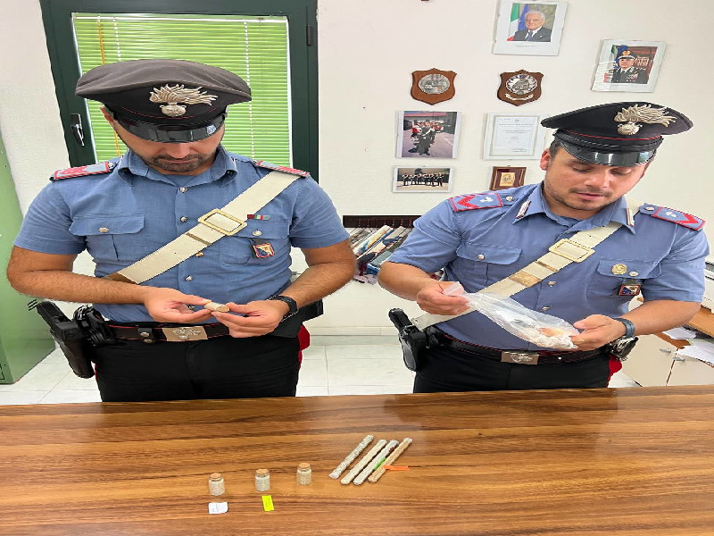 Si spedisce a casa sabbia e conchiglie rubate in Sardegna, multa da infarto per un turista tedesco