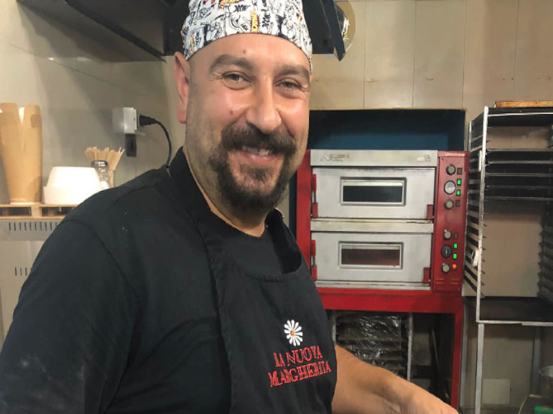 “Mozzarella carissima a Cagliari, con un chilo faccio appena 15 pizzette: prezzi aumentati e clienti in calo”