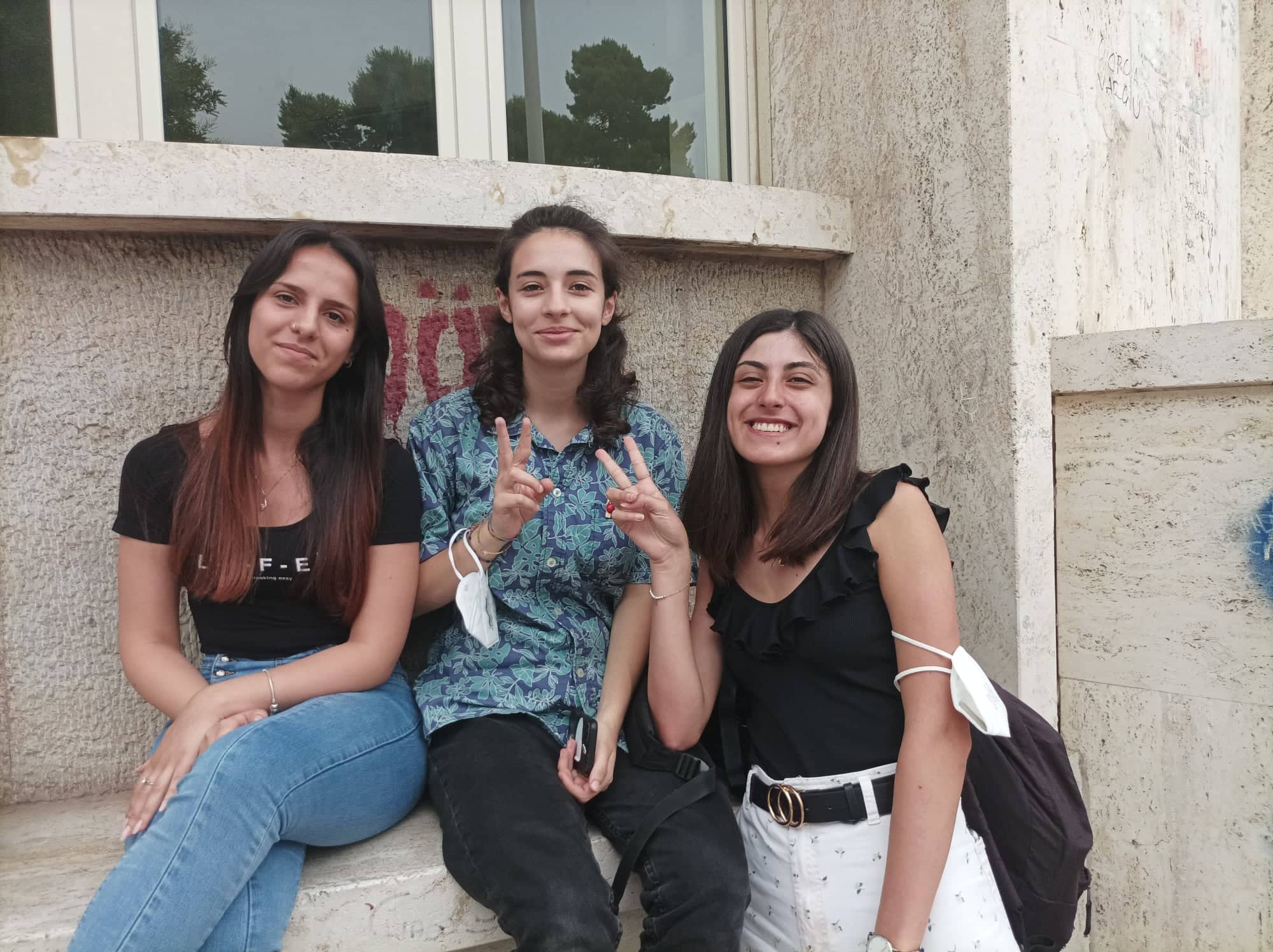 Cagliari, i sorrisi ritrovati dei giovani: “Esame di maturità senza restrizioni e siamo tornati a studiare in gruppo”