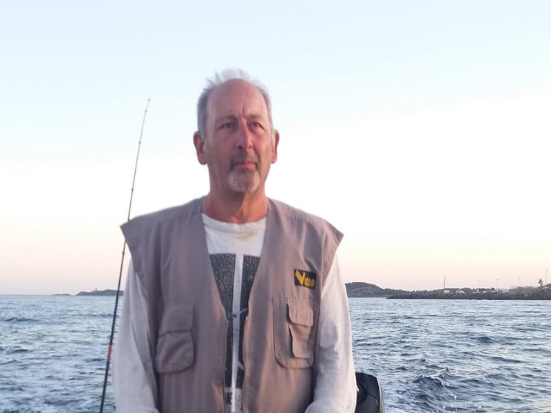 Malore fatale a Sarroch, muore mentre fa il bagno a Porto Columbu: addio a Dante Bisio