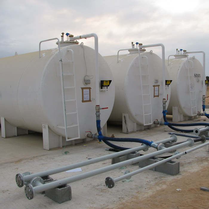 Cagliari, 22mila litri di gasolio e 78mila kg di olio stoccati a rischio incendio: scatta il sequestro