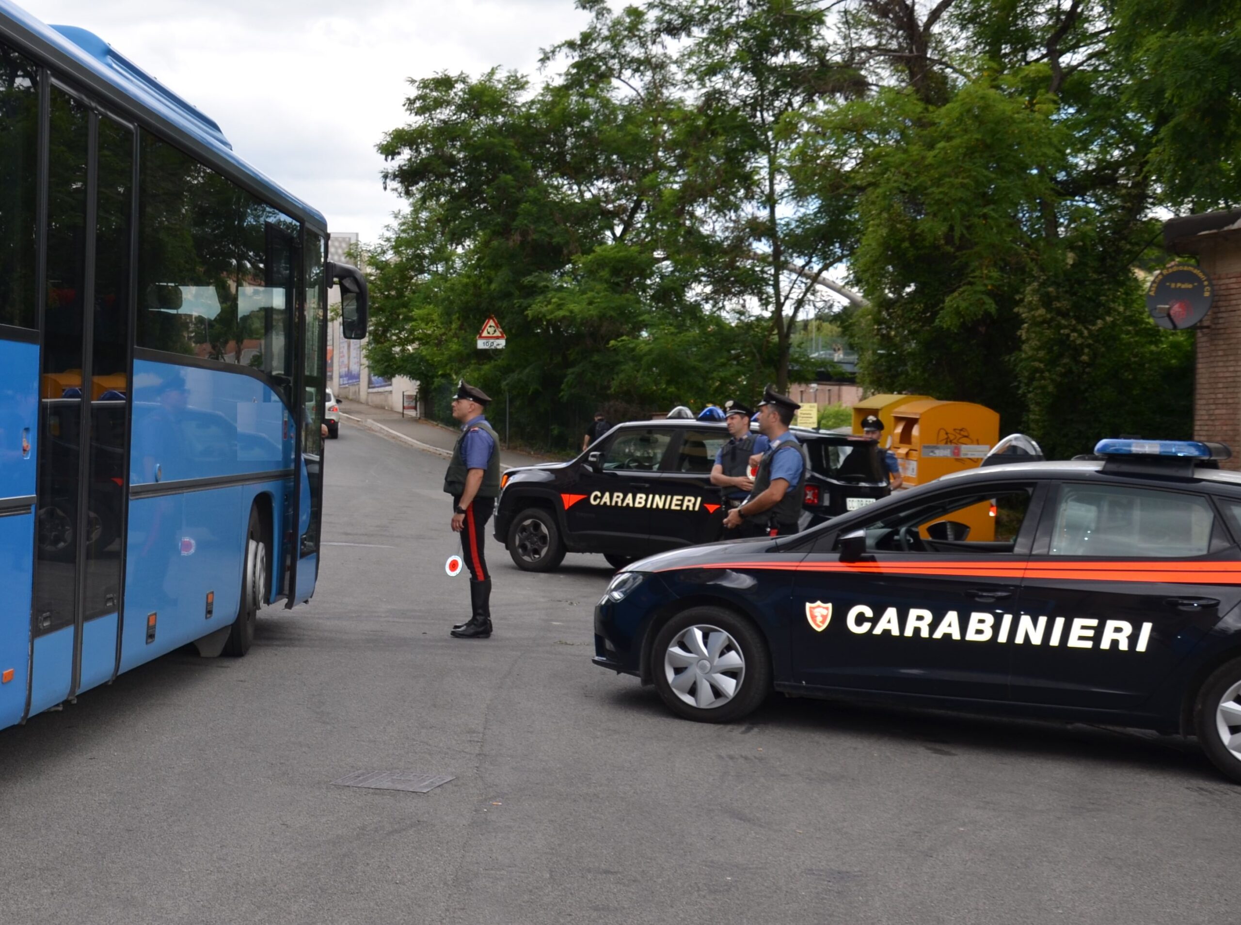 Minaccia l’autista del bus che gli chiede il biglietto: 48enne denunciato a Guspini
