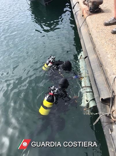 Brillamento booster di missile rinvenuto nelle acque di Carloforte, in azione la Guardia Costiera
