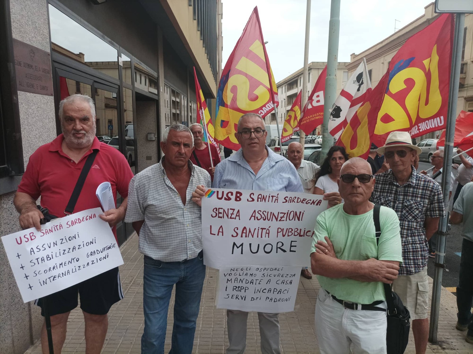 Cagliari, sanità allo sfascio: “Pazienti senza cure tra reparti Covid illegittimi e sanitari precari”