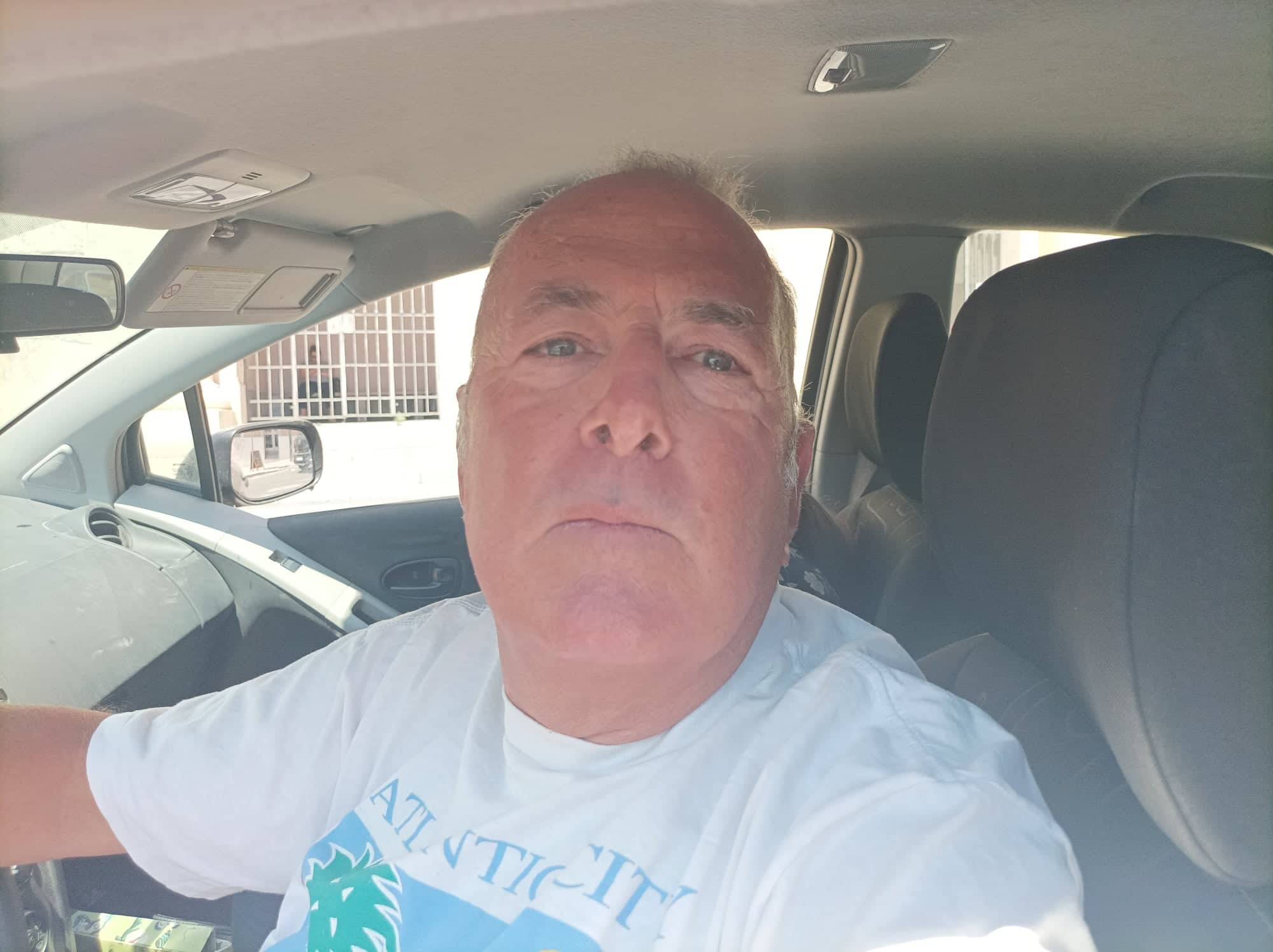 “Visita oculistica urgente, a Cagliari se vuoi curarti subito paghi: 150 euro in privato e controllo al San Giovanni”