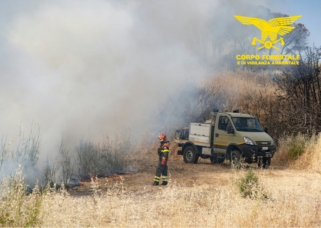 Giornata di fuoco in Sardegna, paura a Donori e Decimoputzu: domani pericolo incendi nell’area di Cagliari