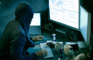Sardegna, mega attacco hacker alla Regione: sul dark web migliaia di dati personali dei dipendenti