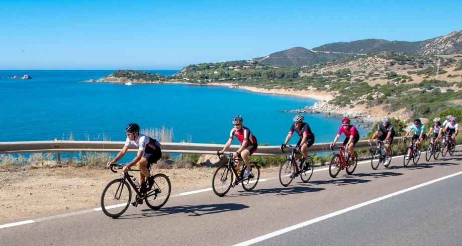 Guerra al traffico sulla litoranea tra Quartu e Villasimius, maxi rotatoria allo svincolo per Solanas