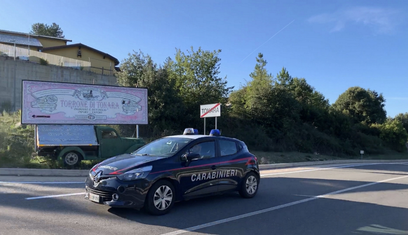 Finge di avere un lavoro e intasca il reddito di cittadinanza, nordafricano nei guai a Ovodda