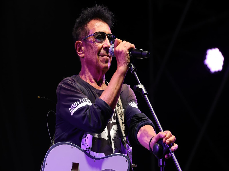 Concerto di Bennato spostato al Teatro Massimo, scoppia la polemica: “A Cagliari grandi eventi impossibili”