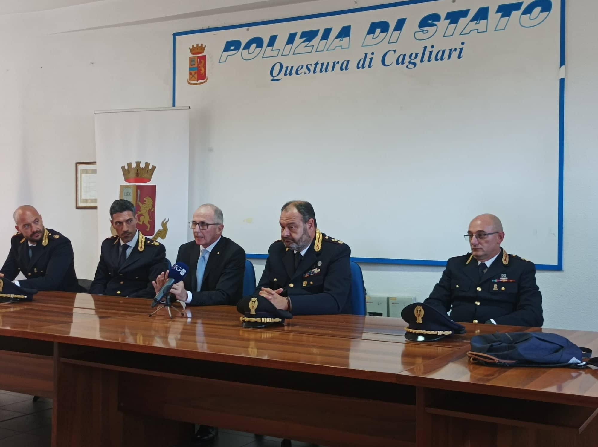 Risse, pestaggi organizzati e spaccio di droga: così hanno agito gli Sconvolts arrestati dalla polizia