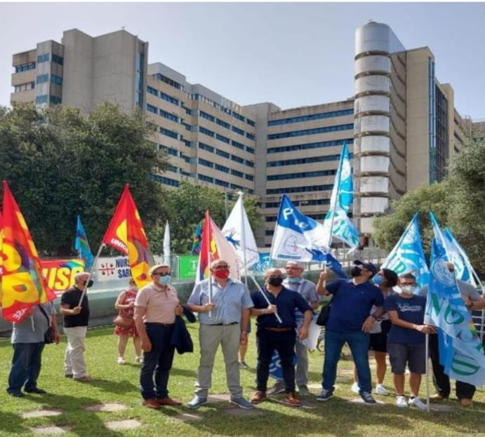 Guerra al Brotzu, confermato lo sciopero generale del personale: “Pazienti ammassati nei corridoi, situazioni drammatiche”