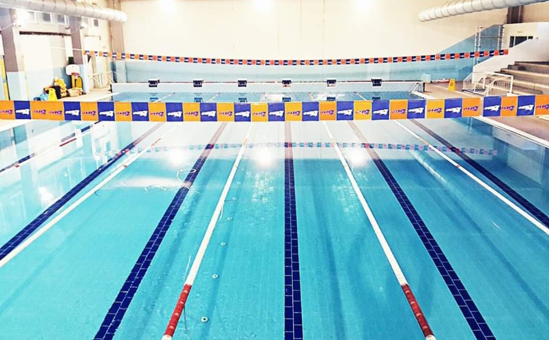 A Sestu piscina sbarrata da due anni, atleti furiosi: “Basta chiacchiere, riapritela”