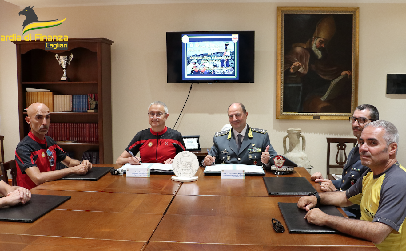 Cagliari, firmato Protocollo d’intesa tra il Soccorso Alpino Speleologico e il Comando Regionale della Guardia di Finanza