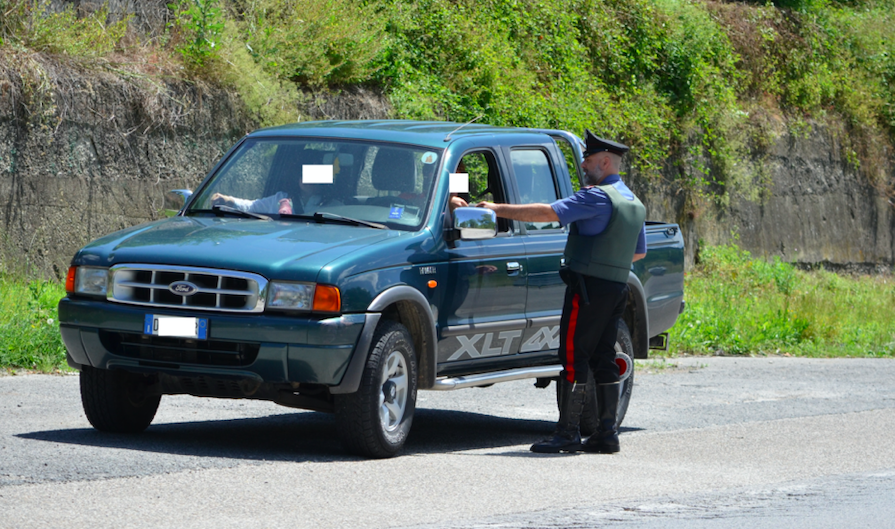 Cagliari, ubriaco alla guida causa un incidente sull’asse mediano: denunciato 43enne di Sarroch
