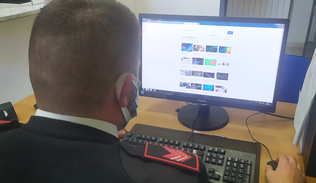 Tentano di truffare Amazon, ma il trucco della restituzione non riesce: 4 giovani denunciati a Monserrato