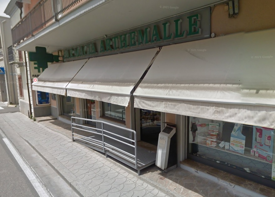 Monserrato, rubano in farmacia ma vengono incastrati dalle telecamere: coppia di ladri nei guai