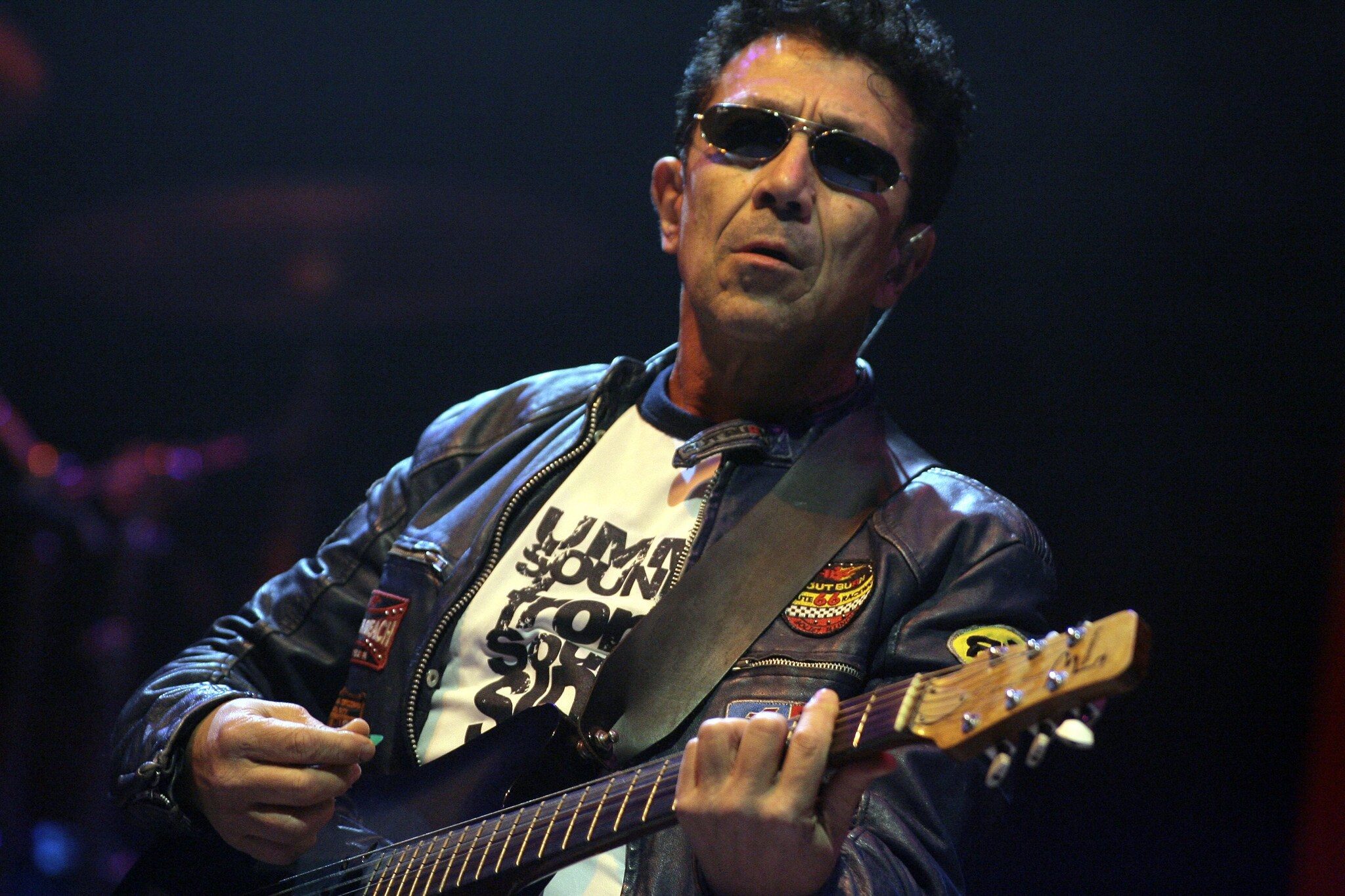 Caos concerti a Cagliari, il Comune corre ai ripari: 48 ore per riportare Bennato al Parco della Musica