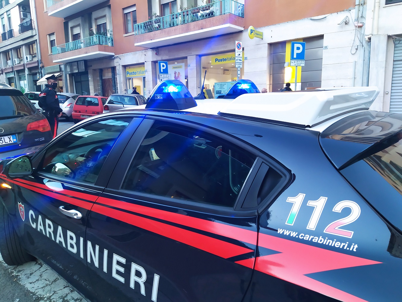 Uta, pistola in pugno costringe un passante a prelevare al bancomat e lo rapina: arrestato un pregiudicato