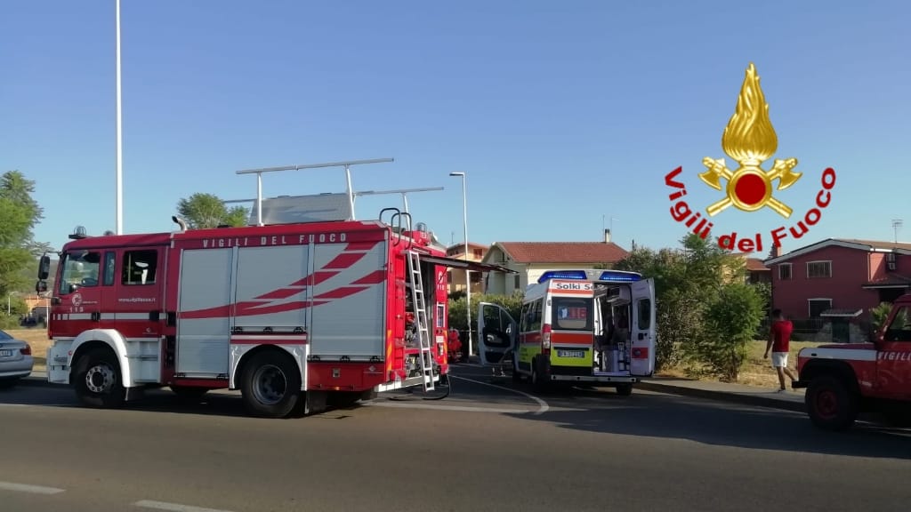 Incidente a Carbonia, scontro tra camion e moto: ferito un centauro