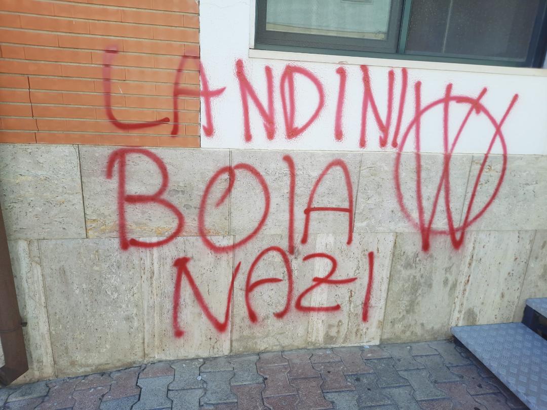 San Gavino Monreale, tensione in paese: “Scritte fasciste contro il segretario della Cgil Landini”