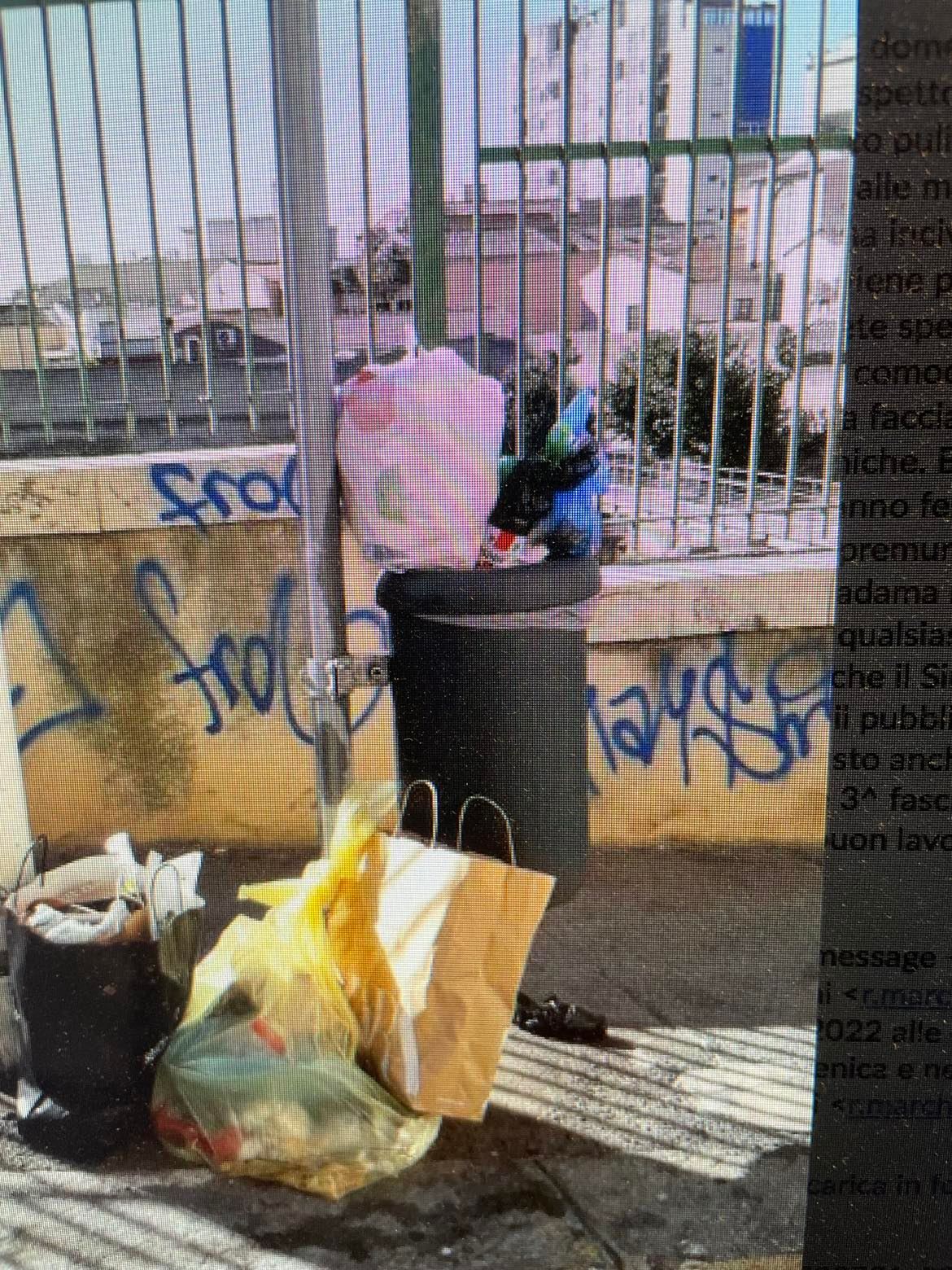 Villa Tigellio, gli incivili del weekend oltraggiano strada e storia di Cagliari nell’indifferenza generale