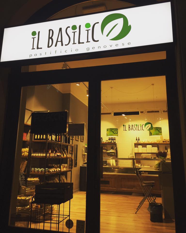 Cagliari, un boato terribile e poi l’esplosione: paura in una rosticceria