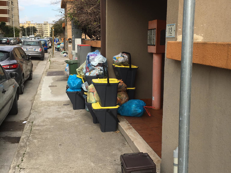 Quartu, multe da infarto per chi sbaglia mastello o giorno: “Niente sanzione per chi esce presto per lavorare”