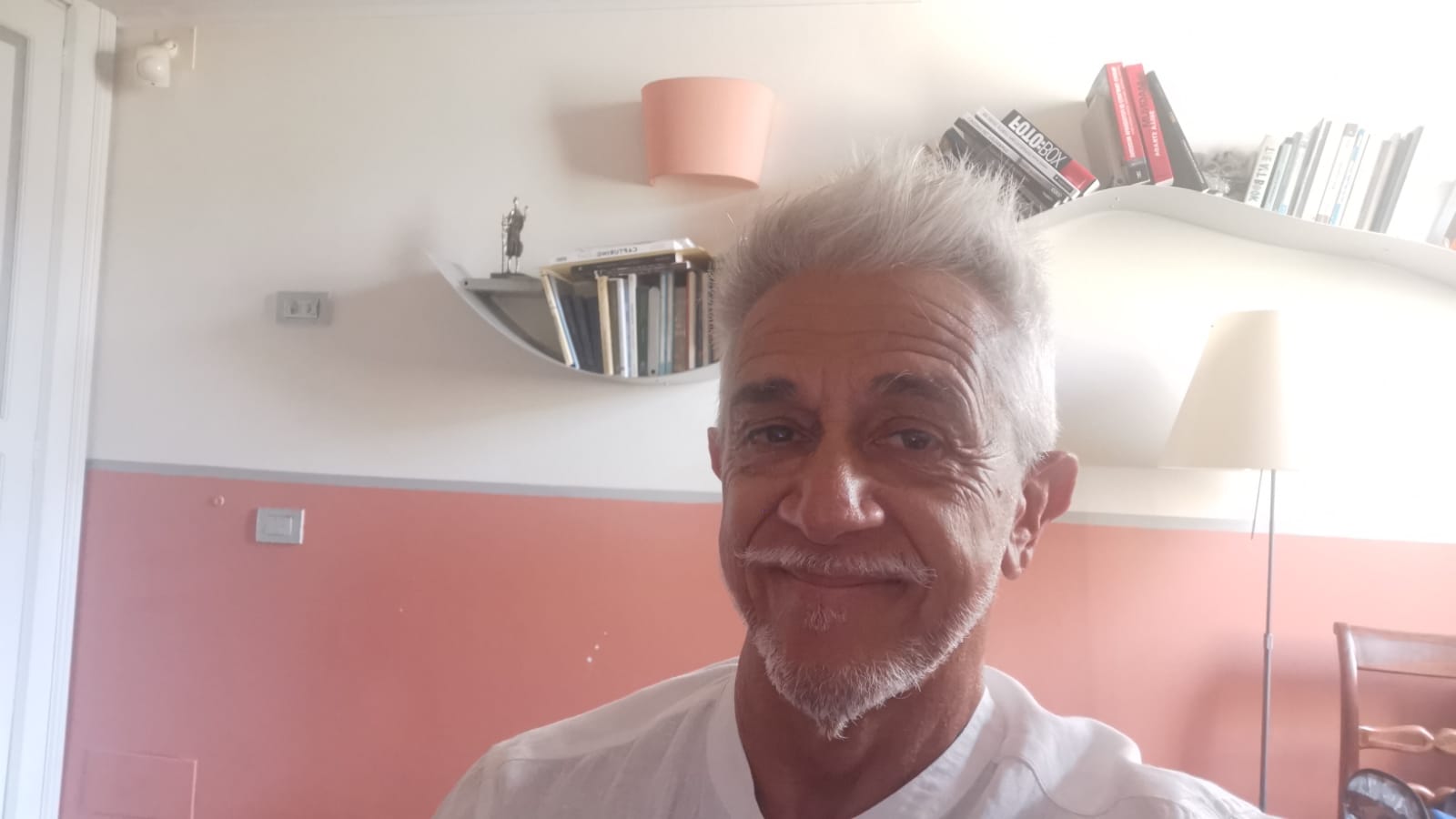 Infarti e morti sulle spiagge sarde, l’esperto: “Il caldo folle colpisce tutti, state dentro il mare e col cappellino”