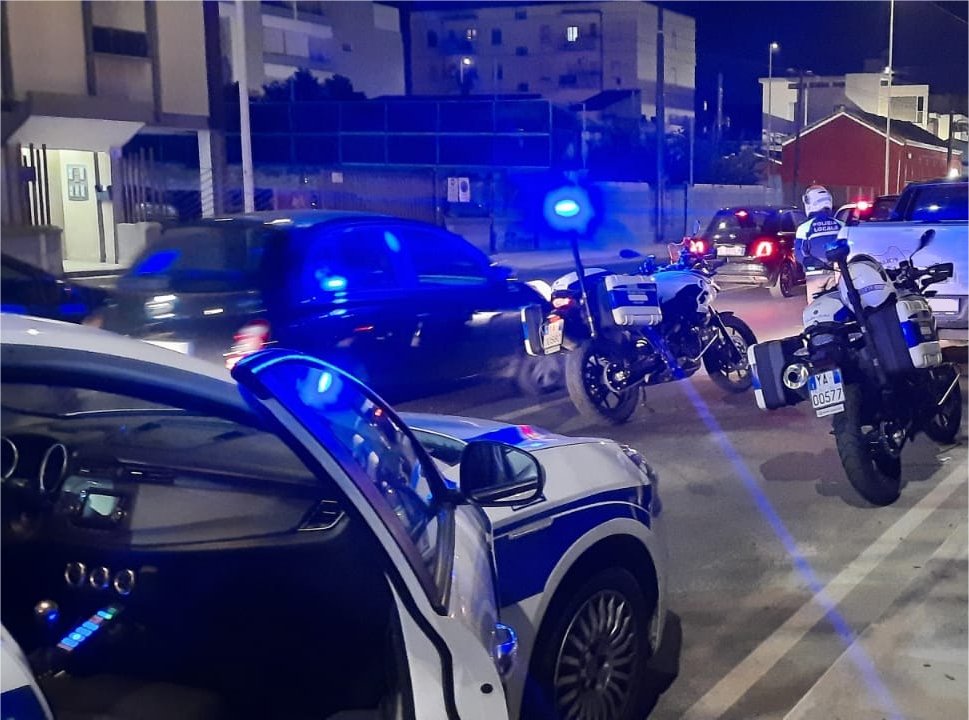 Cagliari, colpisce un anziano sullo scooter e scappa: denunciato pirata 45enne