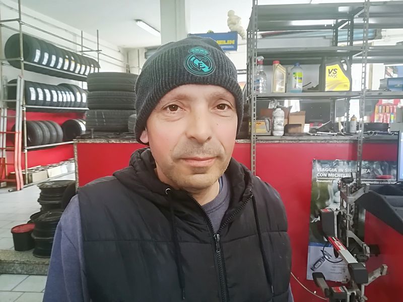 Cagliari e Quartu disseminate di buche, stangata per migliaia di automobilisti: “Una gomma nuova? Anche 200 euro”