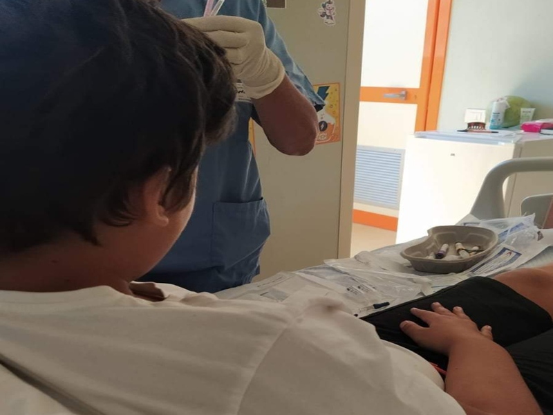 Cagliari, il calvario di un bimbo con la leucemia: “14 ore di inutile attesa al Microcitemico per un’anestesia”