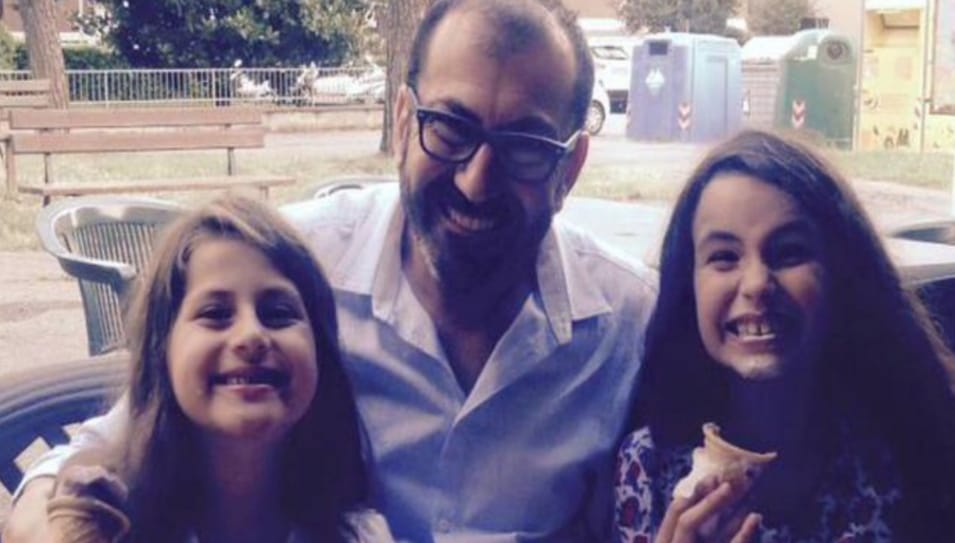 Ragazzine sarde travolte dal treno, il testimone: “Giulia si è buttata sui binari per salvare la sorella”