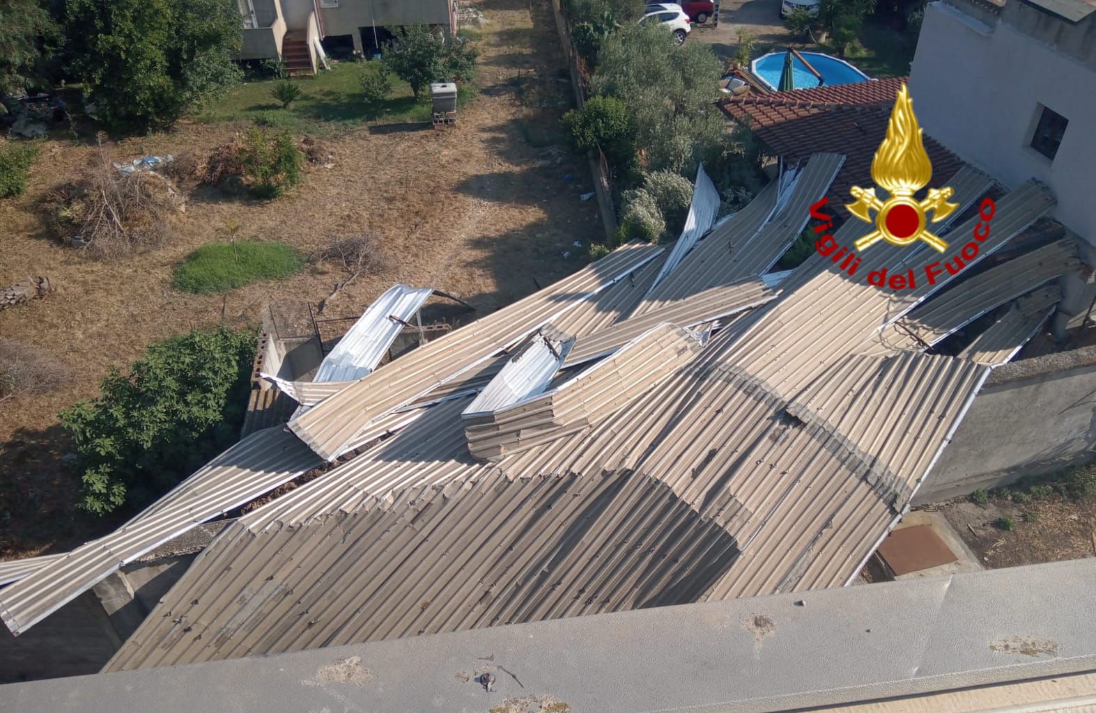 Maltempo, la corsa contro il tempo del giorno dopo il disastro: 100 interventi dei vigili del fuoco