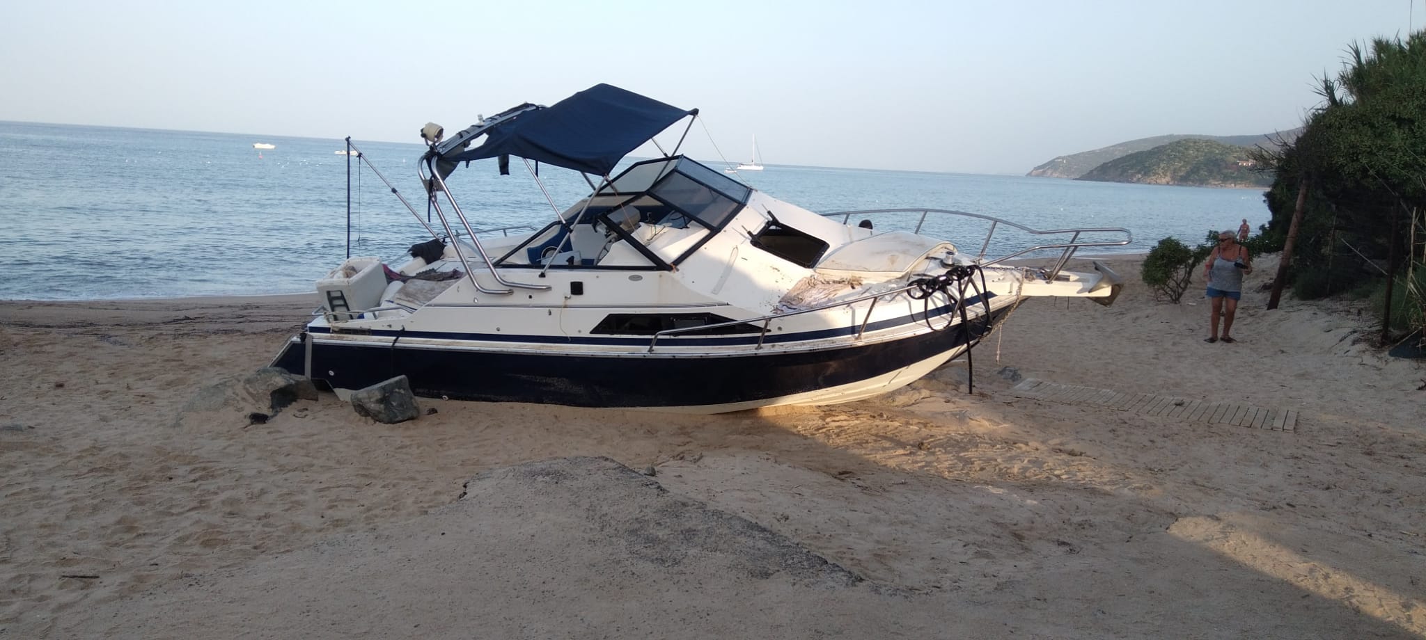 Maracalagonis, salvi tutti gli occupanti delle barche alla deriva a Cann’e Sisa e Baccu Mandara